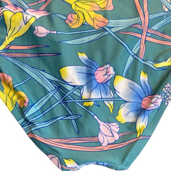 ModCloth The Kelsie Ruffle Blue Floral Plunge Neck One Piece Swimsuit Sz L - Picture 9 of 16